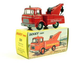 Lot 933 - DINKY TOYS FRANCE (1)