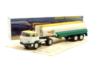 Lot 944 - DINKY TOYS FRANCE (1)