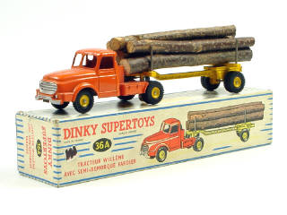 Lot 895 - DINKY TOYS FRANCE (1)