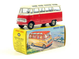Lot 927 - DINKY TOYS FRANCE (1)