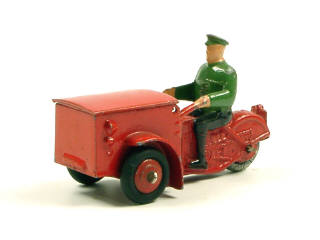 Lot 856 - DINKY TOYS (FRANCE) (1)
