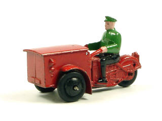 Lot 854 - DINKY TOYS (FRANCE) (1)