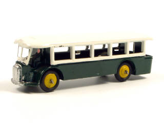 Lot 860 - DINKY TOYS (FRANCE) (1)