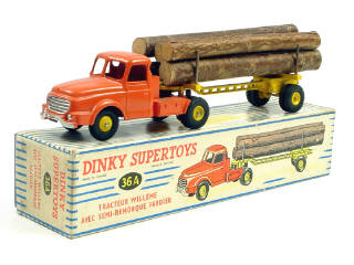 Lot 893 - DINKY TOYS (FRANCE) (1)