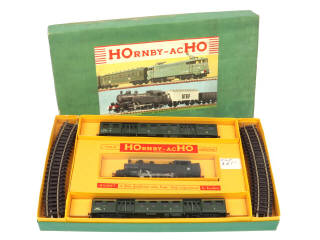 Lot 11 - HORNBY 'HO' (1)
