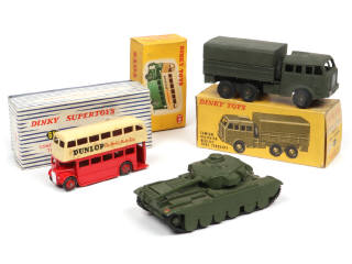 Lot 178 - DINKY TOYS (GB) (3)