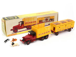 Lot 346 - DINKY TOYS (FRANCE) (1)