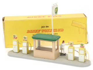 Lot 252 - DINKY TOYS (GB) (1)