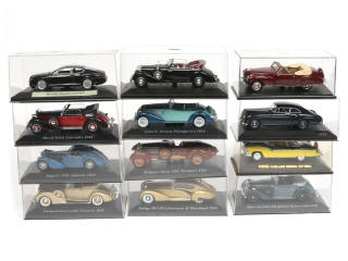 Lot 43 - DIVERS (12)