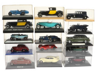 Lot 51 - DIVERS (15)