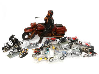 Lot 95 - DIVERS (21)