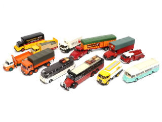 Lot 30 - DIVERS (12)