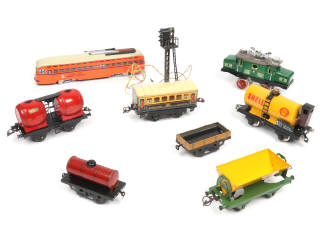Lot 25 - DIVERS (9)