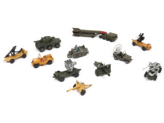 Lot 68 - DIVERS (11)