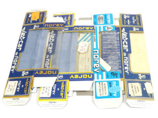 Lot 157 - DIVERS (1)