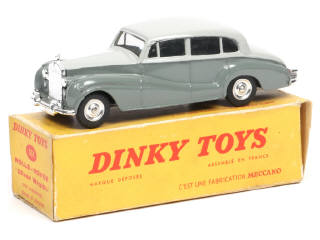 Lot 242 - DINKY TOYS (FRANCE) (1)