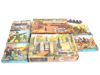 Lot 86 - MECCANO (FRANCE) (2)