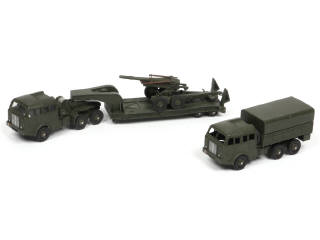 Lot 248 - DINKY TOYS (FRANCE) (3)