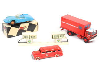 Lot 169 - DIVERS (4)