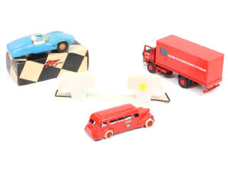 Lot 169 - DIVERS (4)