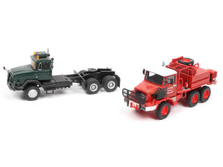 Lot 167 - DIVERS (2)