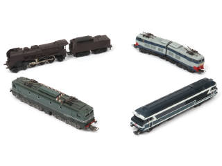 Lot 37 - DIVERS (HO) (4)