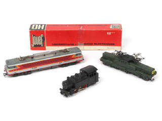 Lot 33 - DIVERS (HO) (3)