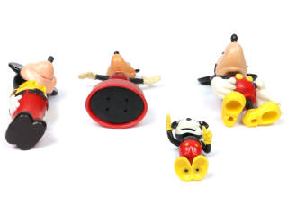 Lot 3 - DIVERS (4)