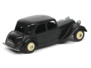 Lot 267 - DINKY TOYS (FRANCE) (1)