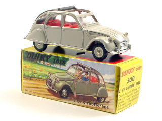 Lot 235 - DINKY TOYS FRANCE (1)
