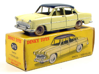 Lot 216 - DINKY TOYS (FRANCE) (1)