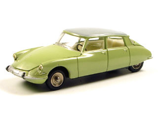 Lot 232 - DINKY TOYS FRANCE (1)