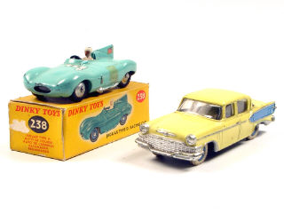 Lot 196 - DINKY TOYS (GB) (2)