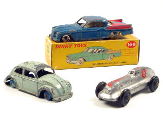 Lot 201 - DINKY TOYS (GB) (3)