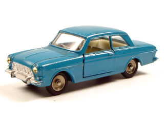 Lot 227 - DINKY TOYS FRANCE (1)