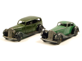 Lot 185 - DINKY TOYS (GB) (2)