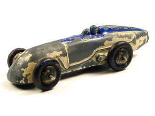 Lot 208 - DINKY TOYS (FRANCE) (1)