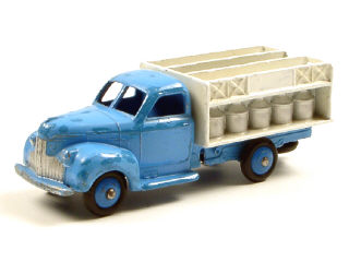 Lot 252 - DINKY TOYS (FRANCE) (1)