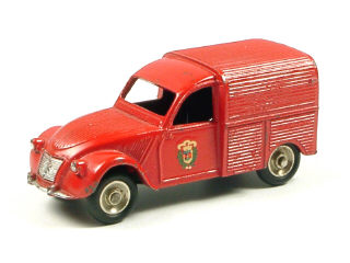 Lot 253 - DINKY TOYS FRANCE (1)