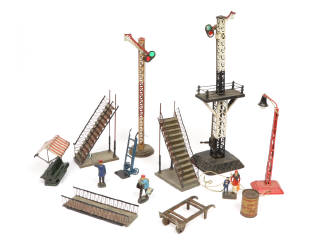 Lot 139 - DIVERS (14)