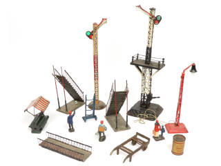 Lot 139 - DIVERS (14)