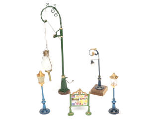 Lot 138 - DIVERS (5)