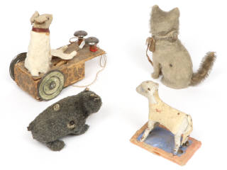 Lot 394 - DIVERS (4)