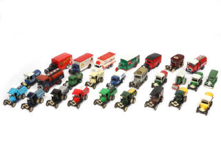 Lot 219 - DIVERS (26)