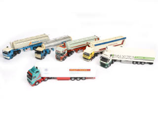 Lot 131 - DIVERS (6)