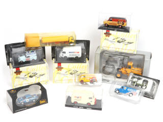 Lot 202 - DIVERS (13)