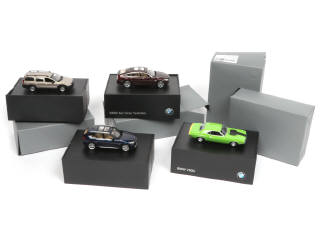 Lot 128 - DIVERS (4)