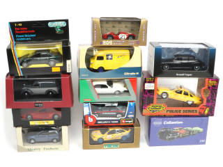 Lot 149 - DIVERS (12)