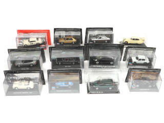 Lot 170 - DIVERS (12)