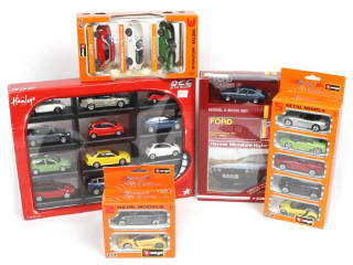 Lot 130 - DIVERS (5)